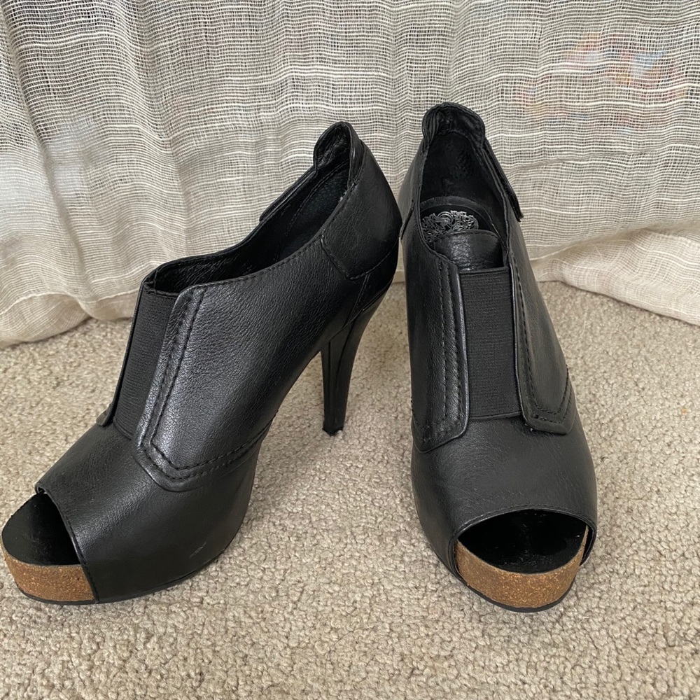 Vince Camuto leather platform pumps
